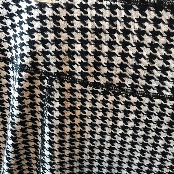 ERIC Alexandre plus sized hounds tooth skirt. Size 46 (2XL). Cream and black. - Picture 3 of 8